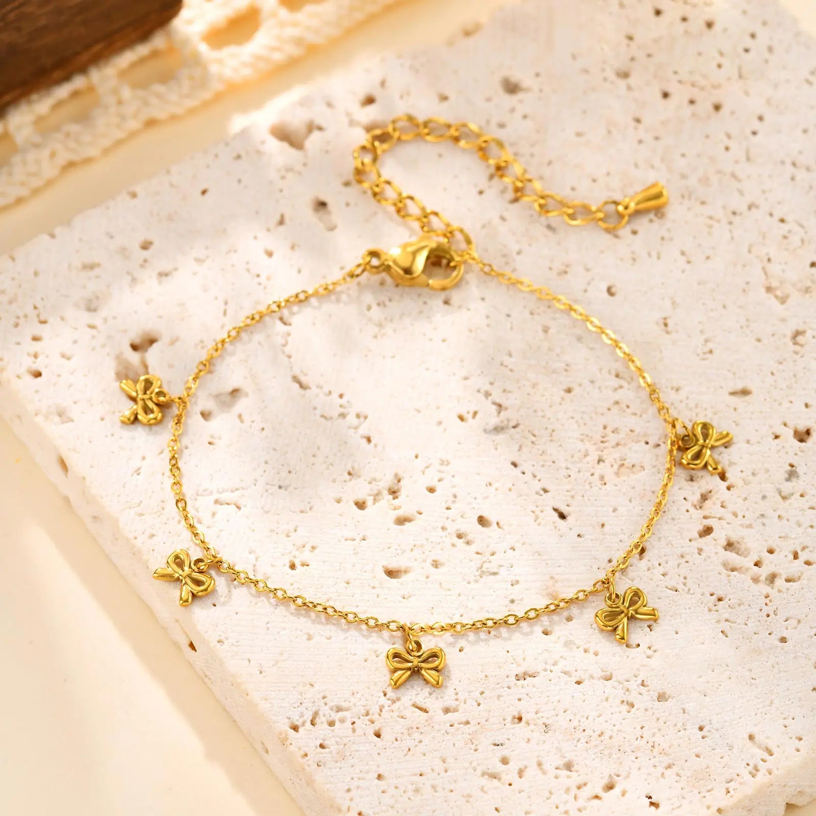 Minimalist Style Waterproof Gold Stainless Steel Flat Rolo Chain Bracelet with Bowknot for Women